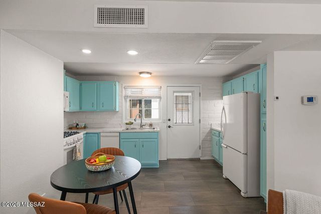 184 S La Canada Dr Unit B, Green Valley, AZ 85614