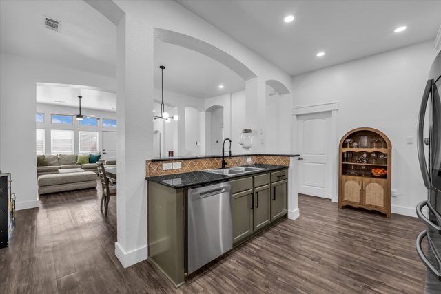 10804 Aurora Drive, Waco, TX 76708