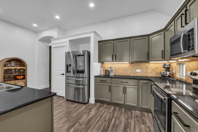10804 Aurora Drive, Waco, TX 76708