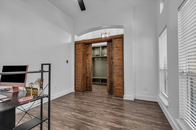 10804 Aurora Drive, Waco, TX 76708