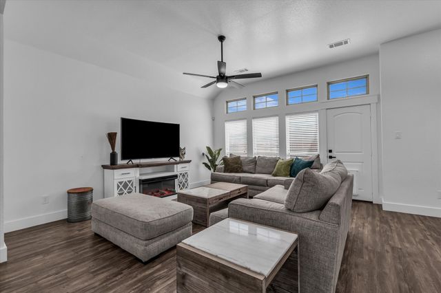 10804 Aurora Drive, Waco, TX 76708