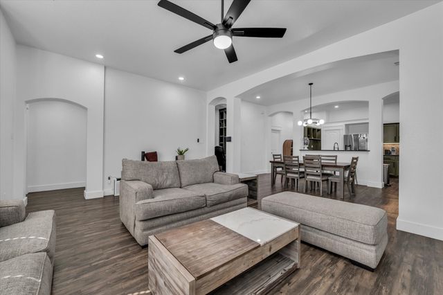 10804 Aurora Drive, Waco, TX 76708