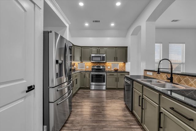 10804 Aurora Drive, Waco, TX 76708