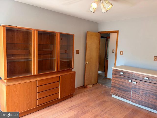 31 FAIRMOUNT DR, Willingboro, NJ 08046