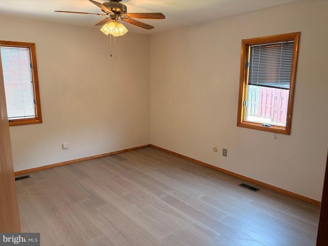 31 FAIRMOUNT DR, Willingboro, NJ 08046