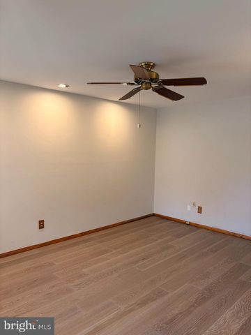 31 FAIRMOUNT DR, Willingboro, NJ 08046