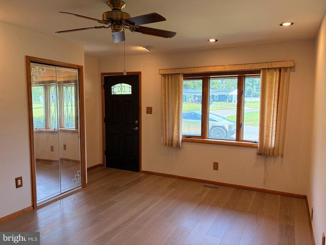 31 FAIRMOUNT DR, Willingboro, NJ 08046
