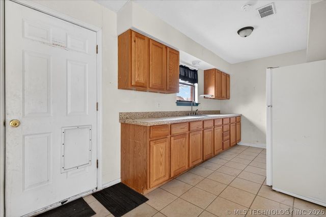 507 Highland Drive, Bartlesville, OK 74003