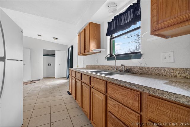 507 Highland Drive, Bartlesville, OK 74003