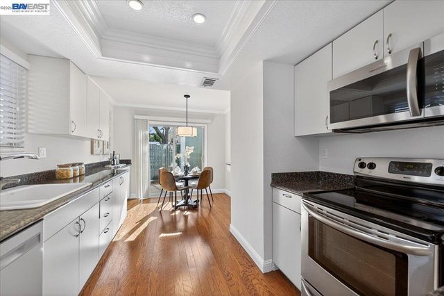 7543 Maywood Dr, Pleasanton, CA 94588