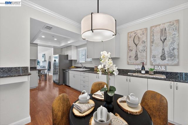 7543 Maywood Dr, Pleasanton, CA 94588