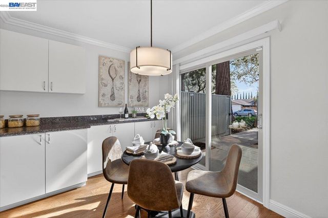 7543 Maywood Dr, Pleasanton, CA 94588