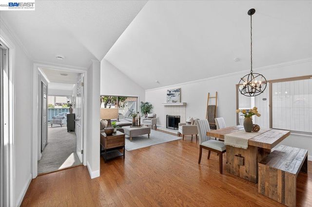 7543 Maywood Dr, Pleasanton, CA 94588