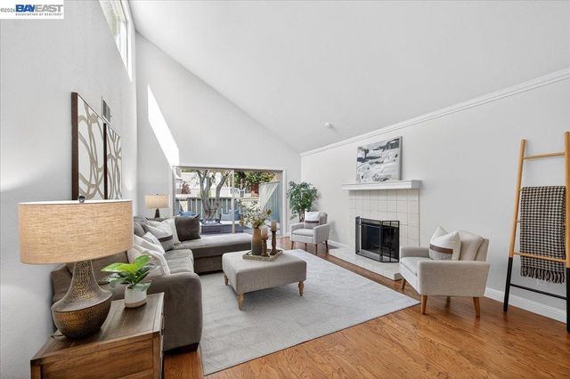 7543 Maywood Dr, Pleasanton, CA 94588