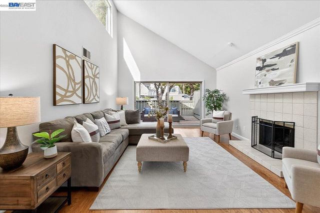 7543 Maywood Dr, Pleasanton, CA 94588