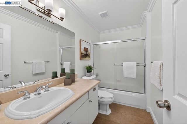 7543 Maywood Dr, Pleasanton, CA 94588