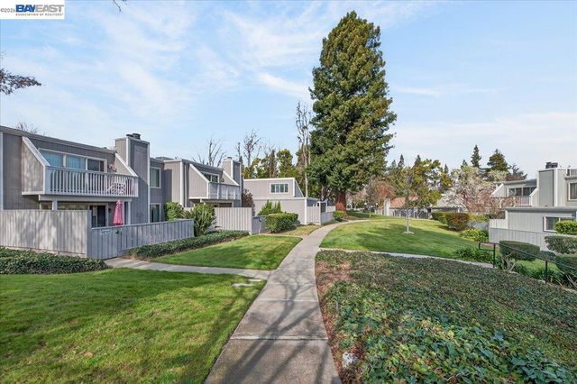 7543 Maywood Dr, Pleasanton, CA 94588