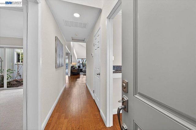 7543 Maywood Dr, Pleasanton, CA 94588