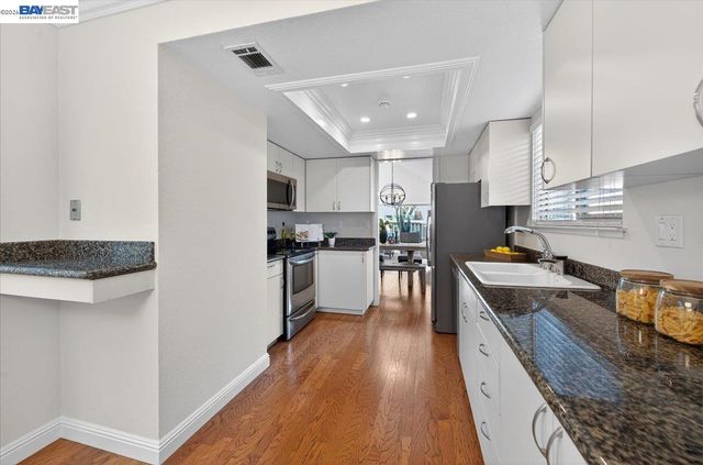 7543 Maywood Dr, Pleasanton, CA 94588