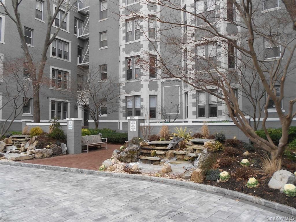 1185 E BROADWAY 4E, Hewlett, NY 11557 — photo 2