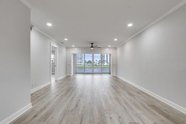 28 Yacht Club Drive 207, North Palm Beach, FL 33408