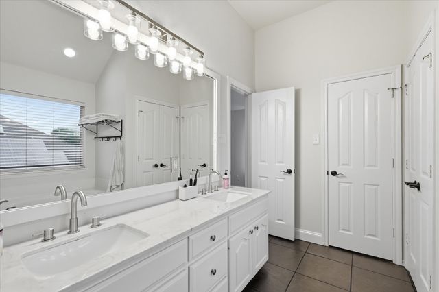 8600 Sterling Trace Circle, Fort Worth, TX 76244
