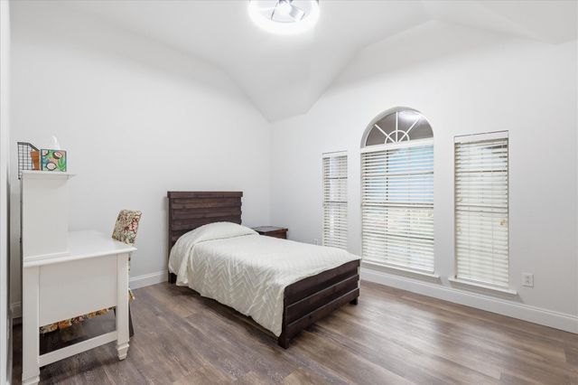8600 Sterling Trace Circle, Fort Worth, TX 76244
