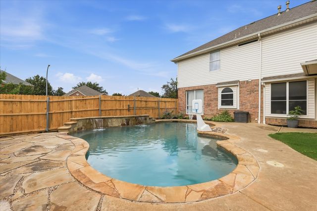8600 Sterling Trace Circle, Fort Worth, TX 76244