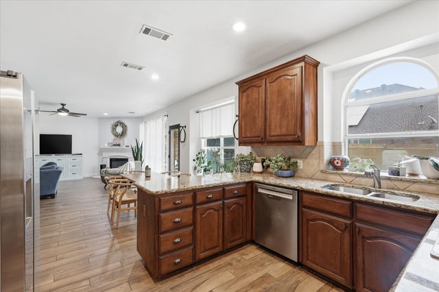 8600 Sterling Trace Circle, Fort Worth, TX 76244