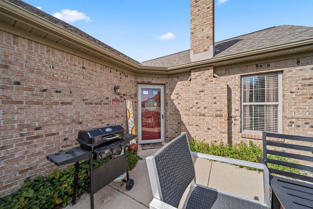 5933 Landings Pond Place, 21, Grove City, OH 43123