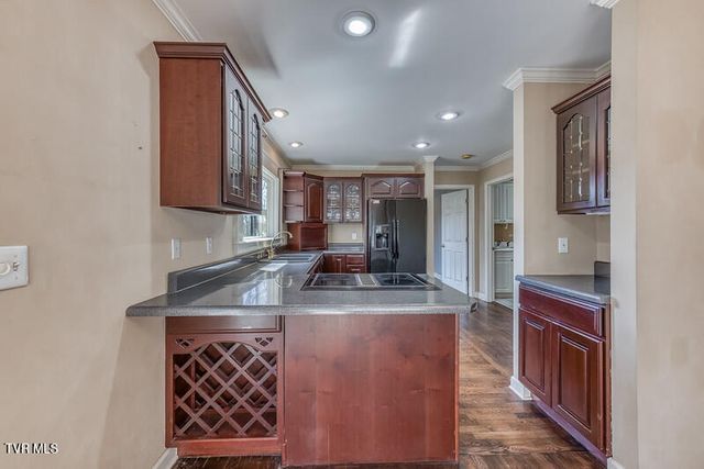 8 University Place, Johnson City, TN 37604