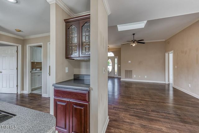 8 University Place, Johnson City, TN 37604