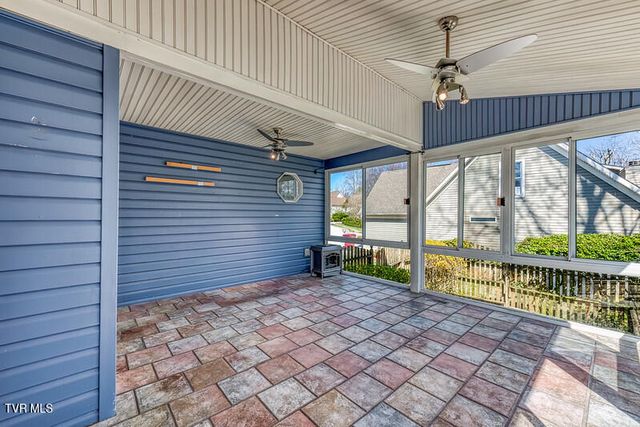 8 University Place, Johnson City, TN 37604