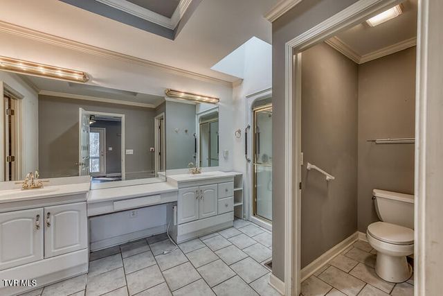 8 University Place, Johnson City, TN 37604