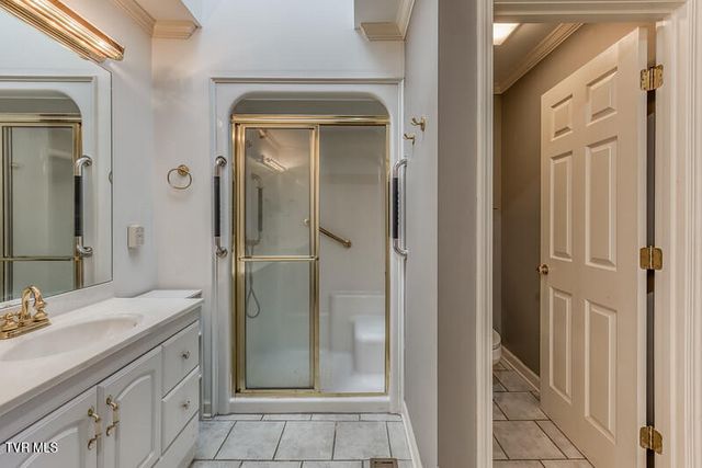 8 University Place, Johnson City, TN 37604