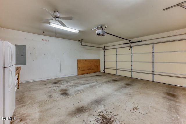 8 University Place, Johnson City, TN 37604