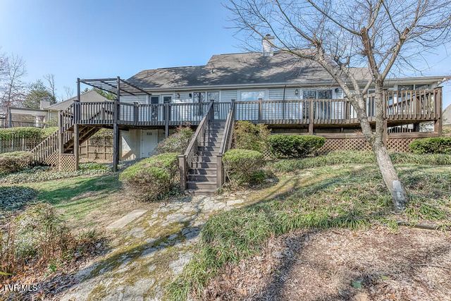 8 University Place, Johnson City, TN 37604