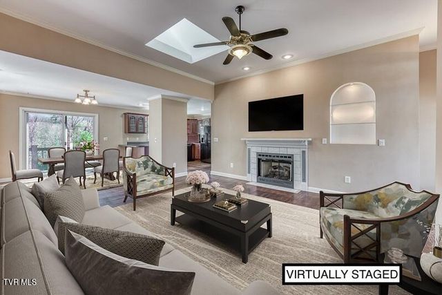 8 University Place, Johnson City, TN 37604