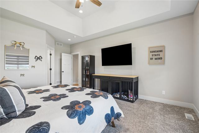 6118 Rapids Ridge Road NE, Cedar Rapids, IA 52411