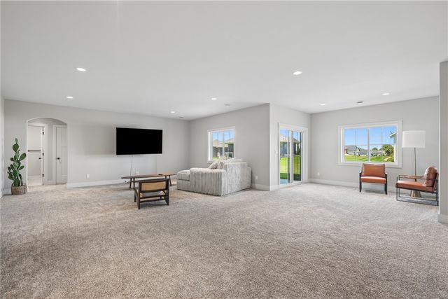 6118 Rapids Ridge Road NE, Cedar Rapids, IA 52411