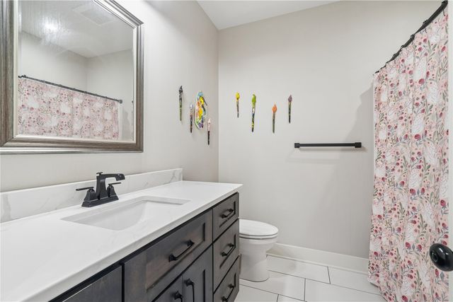 6118 Rapids Ridge Road NE, Cedar Rapids, IA 52411