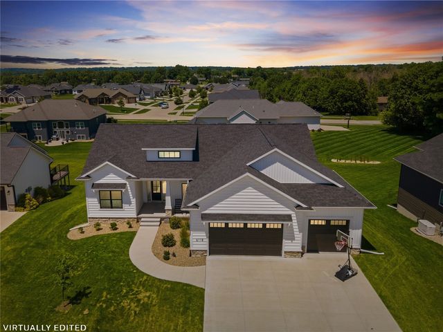 6118 Rapids Ridge Road NE, Cedar Rapids, IA 52411