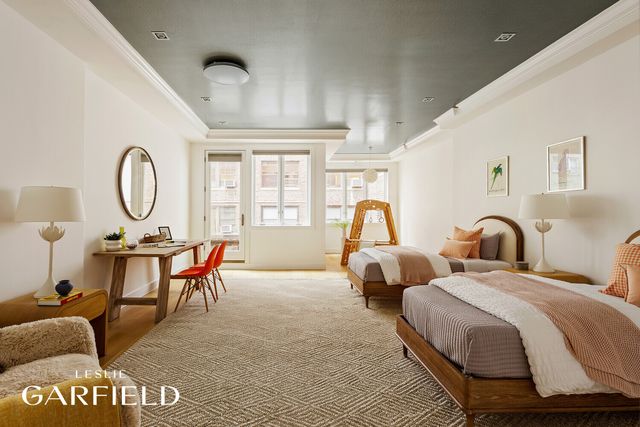 33 W 71ST Street, New York City, NY 10023