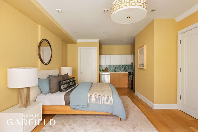 33 W 71ST Street, New York City, NY 10023