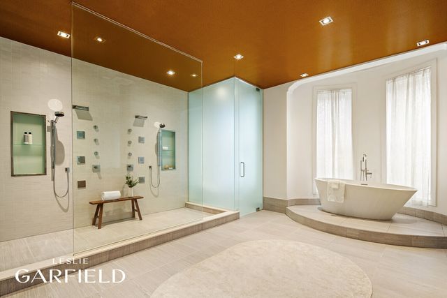 33 W 71ST Street, New York City, NY 10023