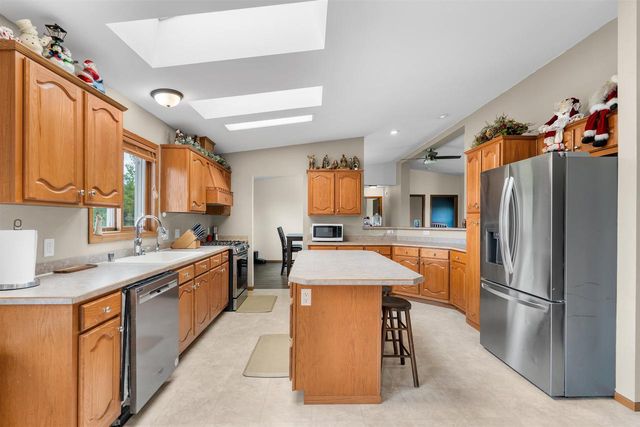 1254 S OVERLAND ROAD, De Pere, WI 54115