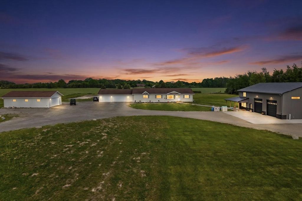 1254 S OVERLAND ROAD, De Pere, WI 54115