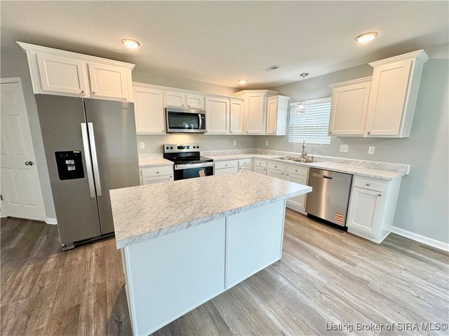 1236 Woodland Avenue, Scottsburg, IN 47170