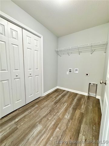 1236 Woodland Avenue, Scottsburg, IN 47170