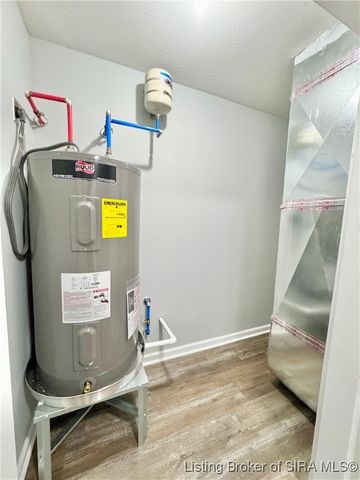 1236 Woodland Avenue, Scottsburg, IN 47170